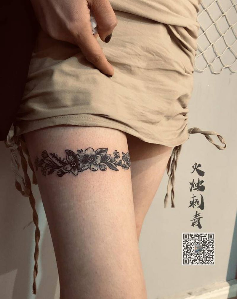 “花环”纹身图片_腿部纹身图案