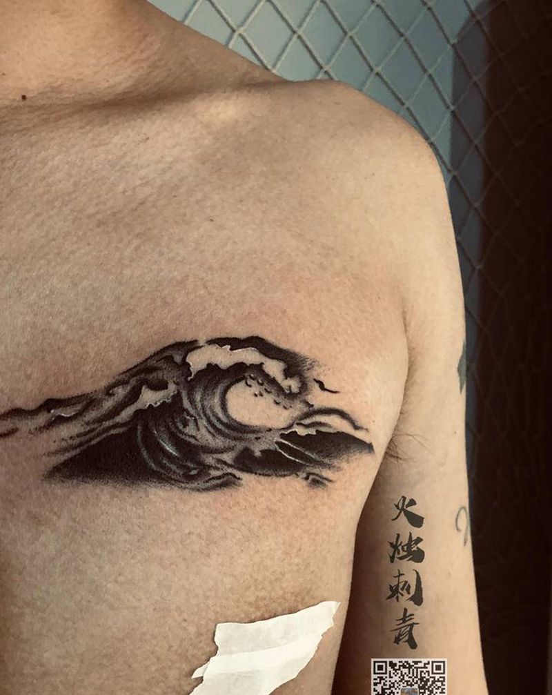 “海浪遮盖”纹身图片_胸部纹身图案