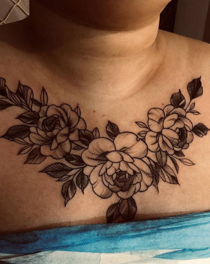 “胸花”纹身图片_胸部纹身图案