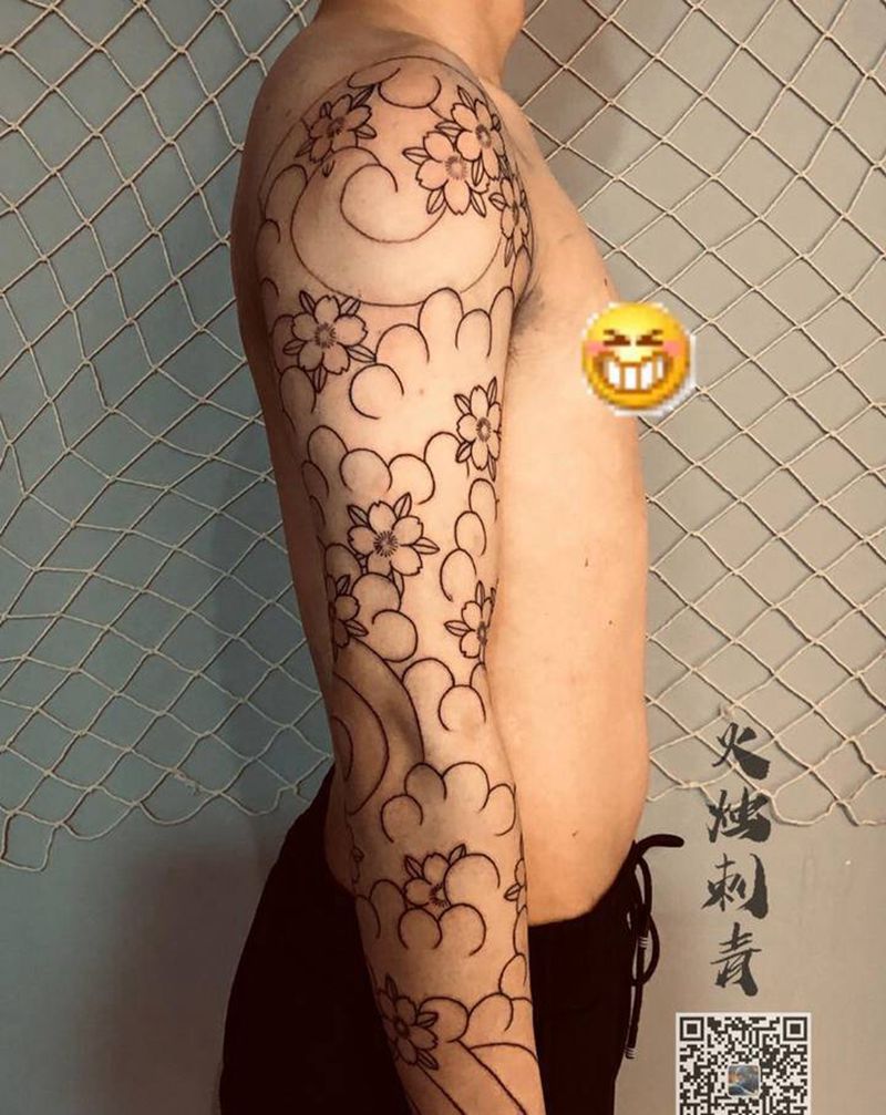 “樱花臂”线条纹身图片_手臂老传统纹身图案