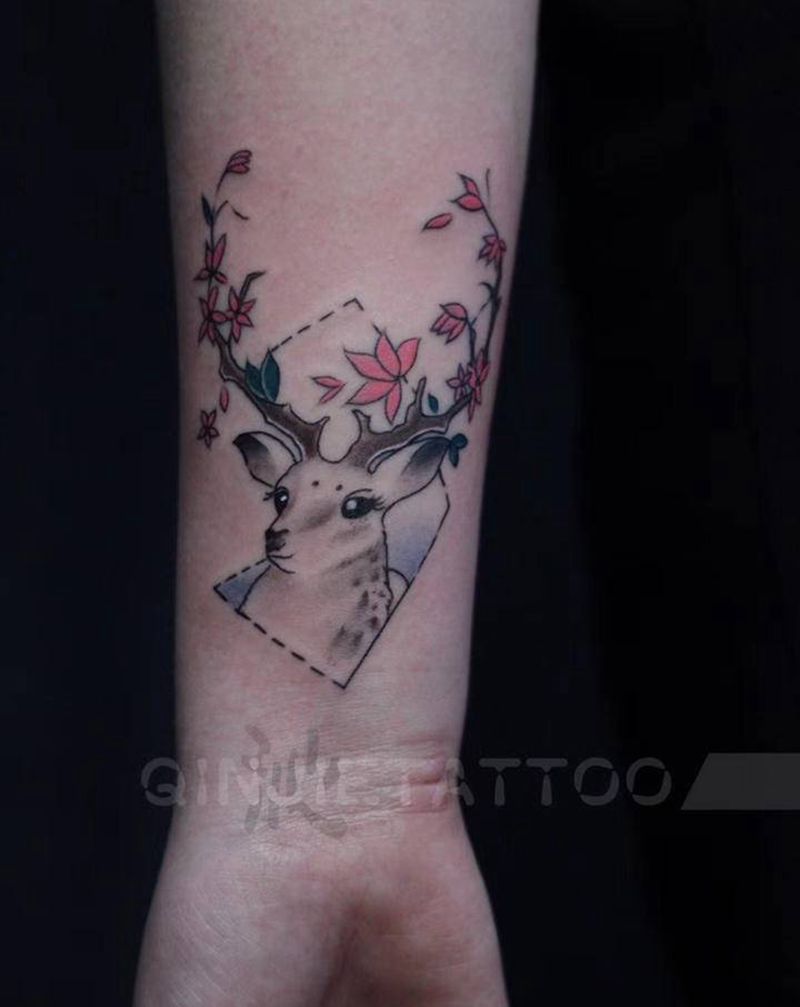 几何鹿纹身图片_手臂纹身图案