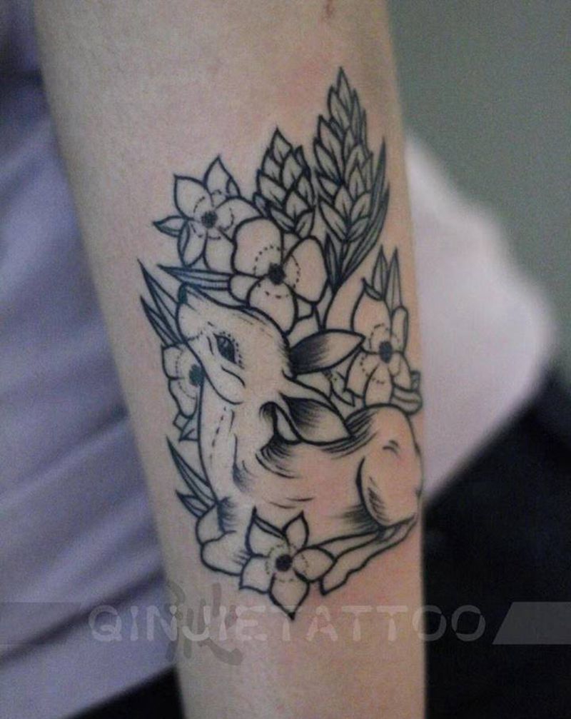 鹿线条纹身图片_手臂纹身图案