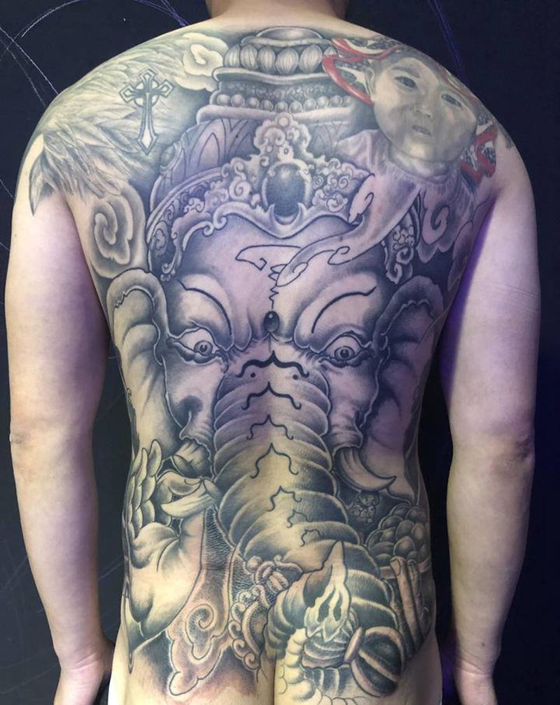 象神纹身图片_背部新传统纹身图案