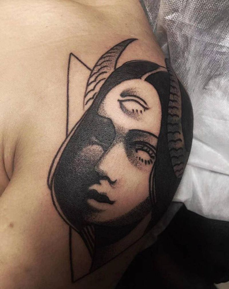 遮盖纹身图片_肩部New School点刺纹身图案