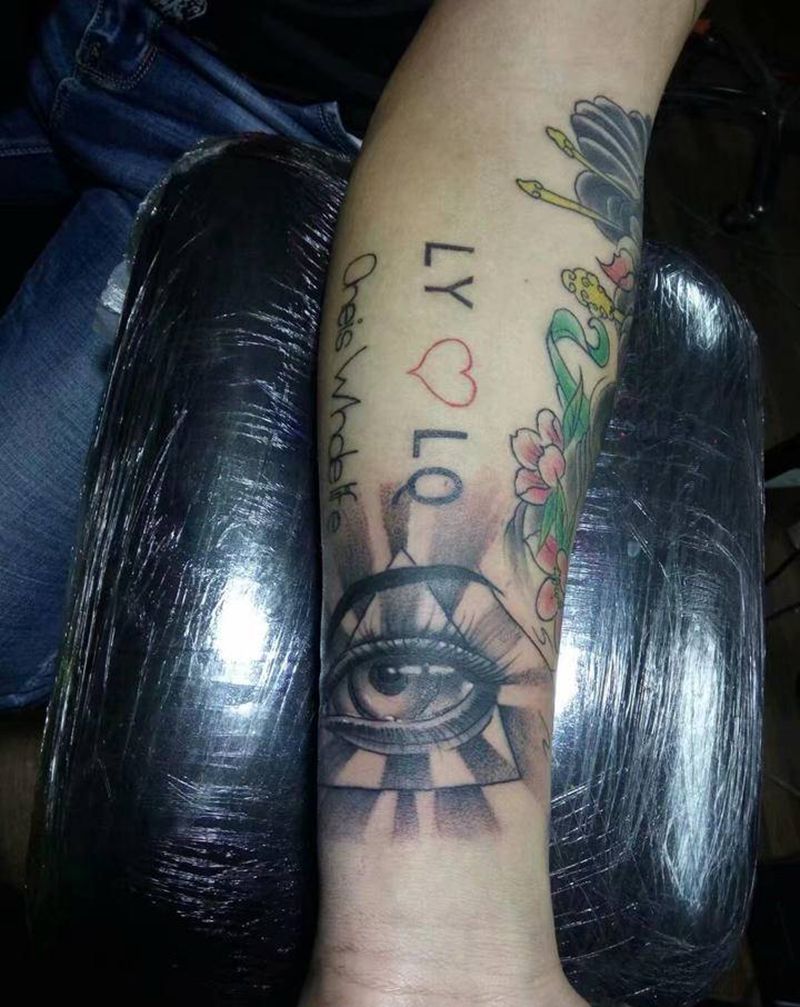 小狐狸纹身图片_新传统点刺纹身图案